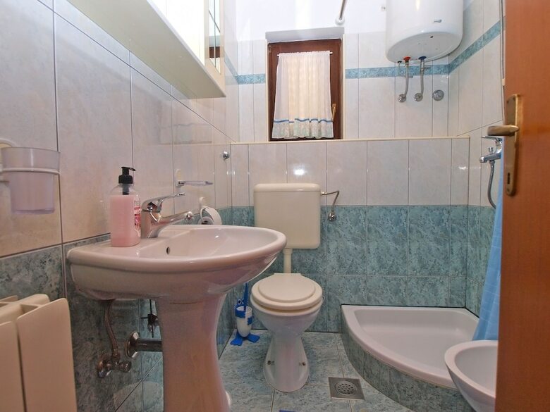 Apartments Blazenka 1270