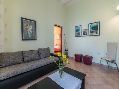 Four-bedroom Holiday Home In Pula