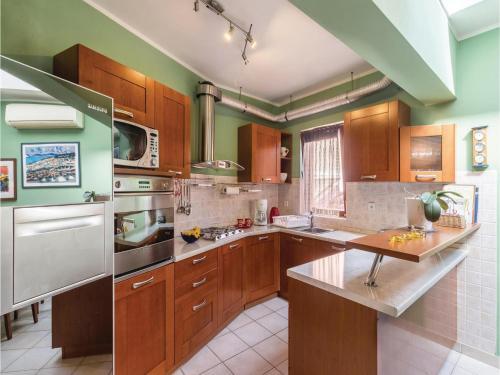 Four-bedroom Holiday Home In Pula