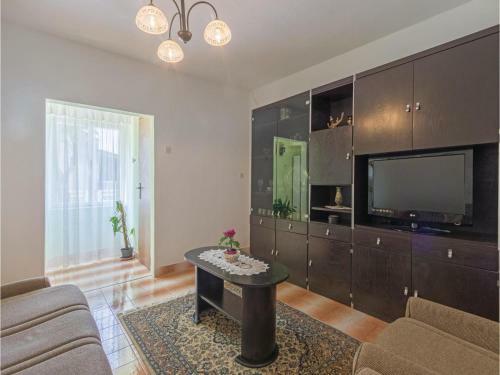 Two-bedroom Holiday Home In Pula