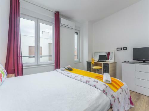 Three-bedroom Holiday Home In Pula