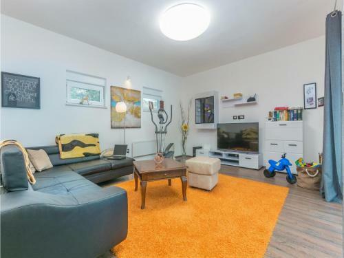 Three-bedroom Holiday Home In Pula