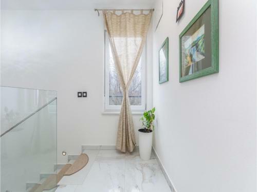 Three-bedroom Holiday Home In Pula