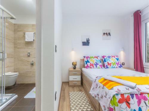 Three-bedroom Holiday Home In Pula