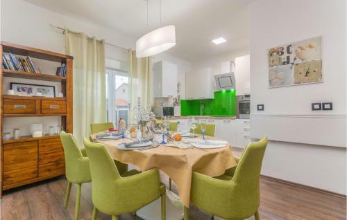 Three-bedroom Holiday Home In Pula