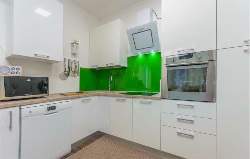 Three-bedroom Holiday Home In Pula