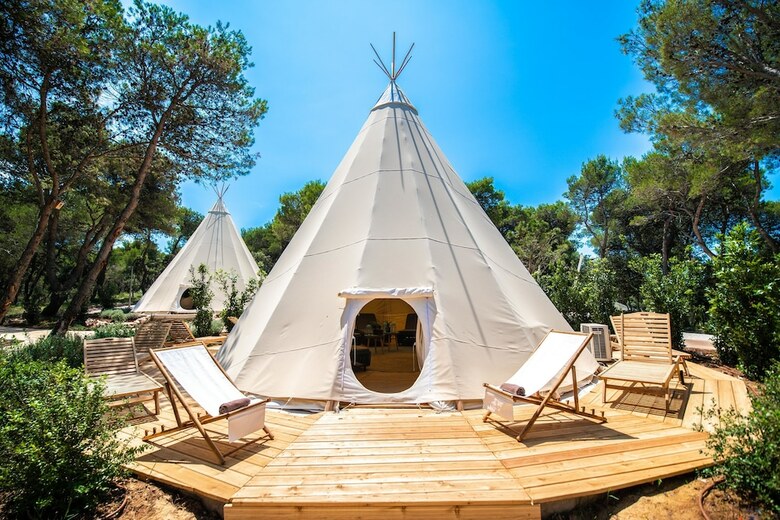 Arena One 99 Glamping