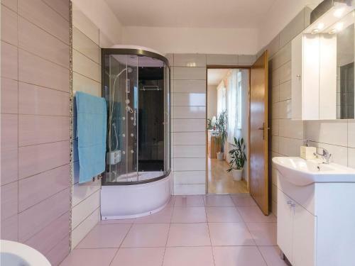 Four-bedroom Holiday Home In Pula