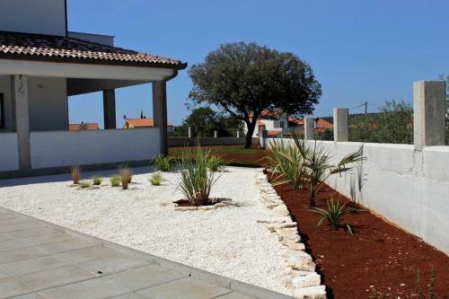 Apartments With A Parking Space Pula - 7650
