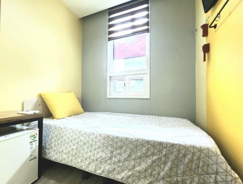 Hotel Yellow Brick 2