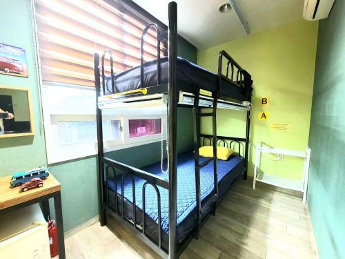 Hotel Yellow Brick 2