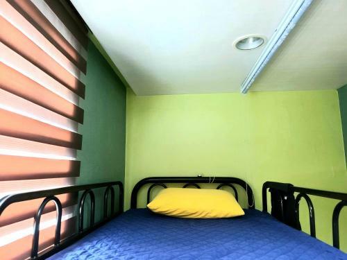 Hotel Yellow Brick 2