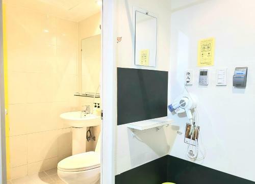 Hotel Yellow Brick 2