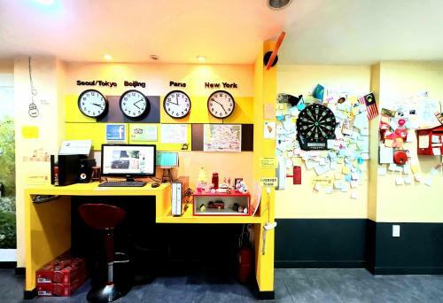 Hotel Yellow Brick 2