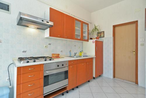 Apartments Deni 518