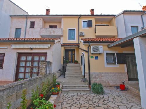 Family Friendly Apartment 946