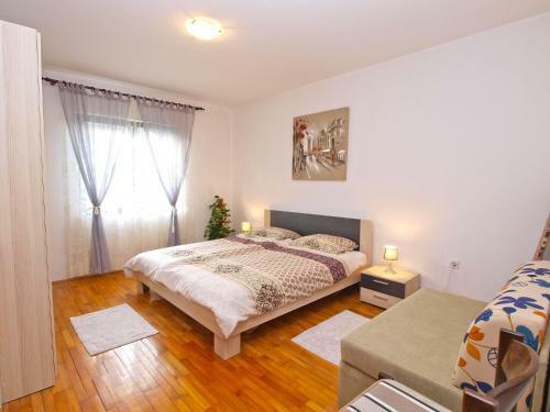 Family Friendly Apartment 946