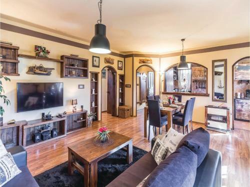 Two-bedroom Apartment In Pula