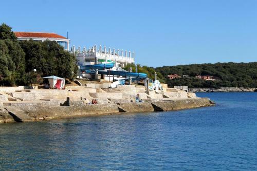 Holiday House With A Parking Space Pula - 11774