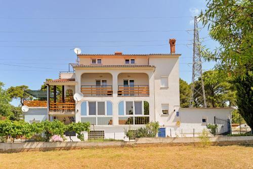 Apartments ?ino 1355
