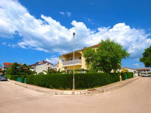 Apartment Veli Vrh 72