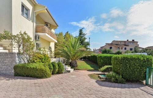 Apartment Veli Vrh 72