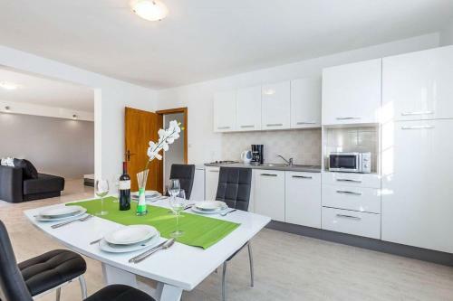 Apartments Ori