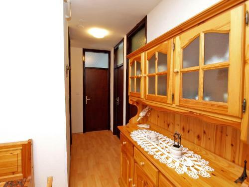 Apartment Gortanova 942