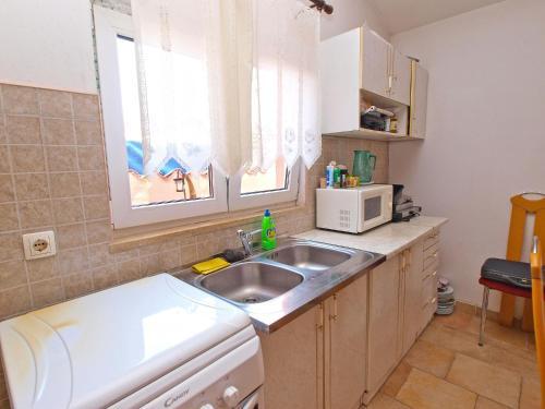 Apartments With Pool 749
