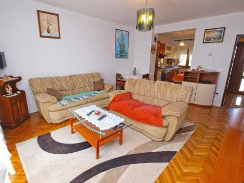 Apartments Nives 748