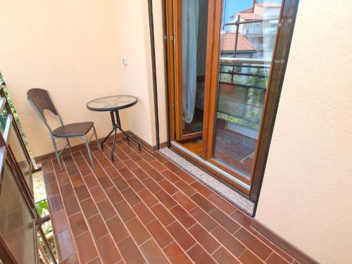 Apartments Nives 748