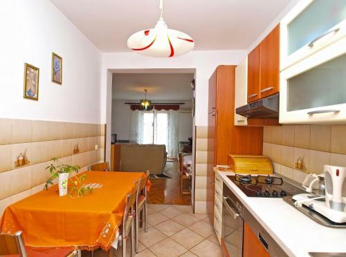 Apartments Nives 748