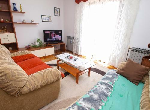 Apartments Nives 748