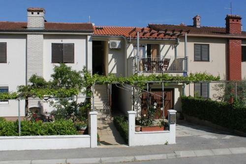 Apartments With A Parking Space Pula - 7646