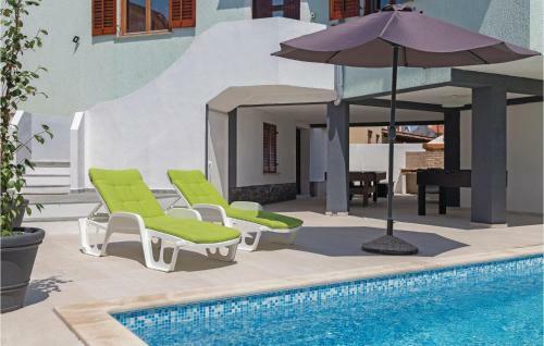 Three-bedroom Holiday Home In Pula