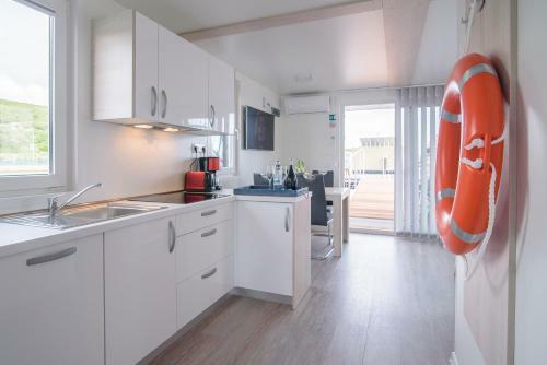 Apartamento Floating Holiday Home