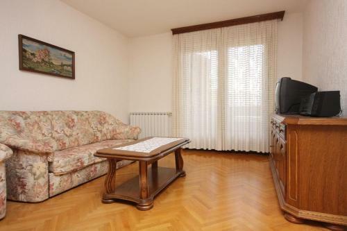 Apartments With A Parking Space Punat (krk) - 5375