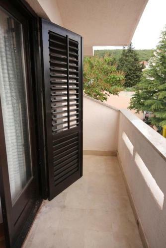Apartments With A Parking Space Punat (krk) - 5375