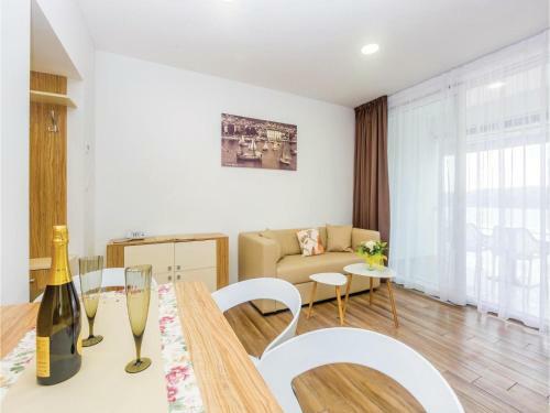 Two-bedroom Apartment In Punat