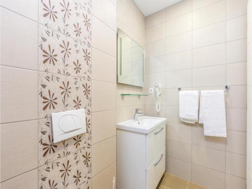 Two-bedroom Apartment In Punat
