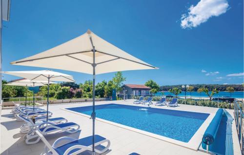 Two-bedroom Apartment In Punat