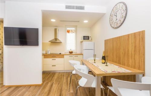 Two-bedroom Apartment In Punat