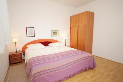 Apartments With A Parking Space Punat (krk) - 5408