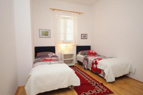 Apartments With A Parking Space Punat (krk) - 5408