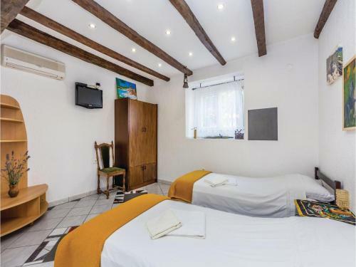 One-bedroom Holiday Home In Punat