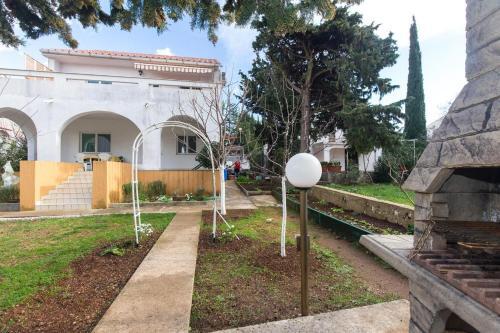 Apartments With A Parking Space Punat (krk) - 14111