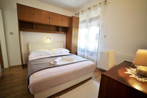 Apartment Mundanije 5072b