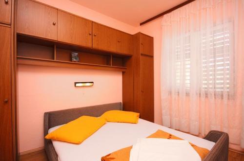 Apartment Mundanije 5072b