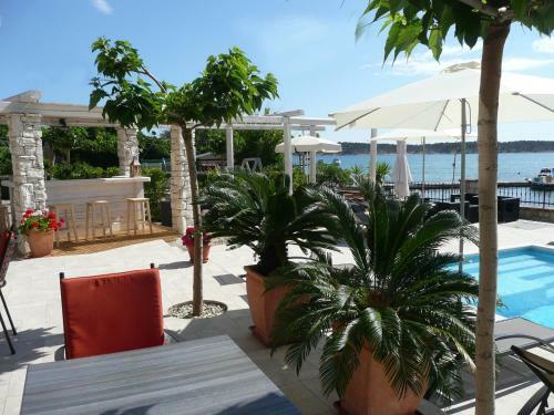 Two-bedroom Apartment In Barbat X