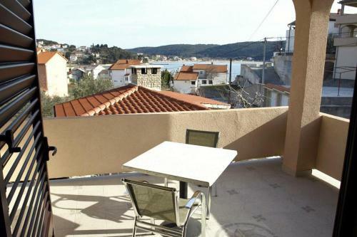 Apartments By The Sea Kampor (rab) - 5037